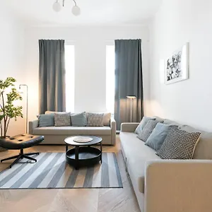 Urban Living - 18th District Aparthotel