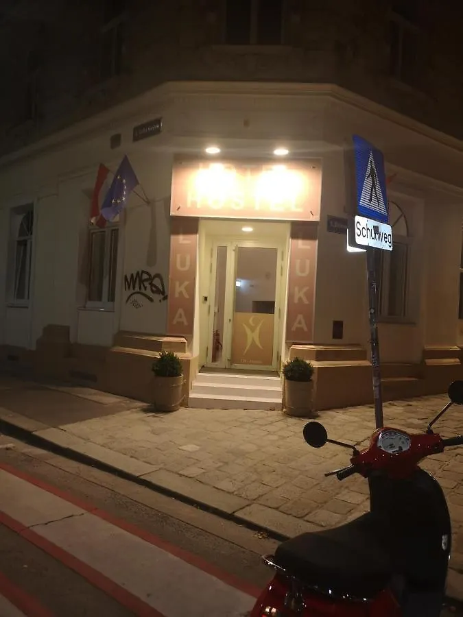 Ch-Hotel Luka Wien 2*,