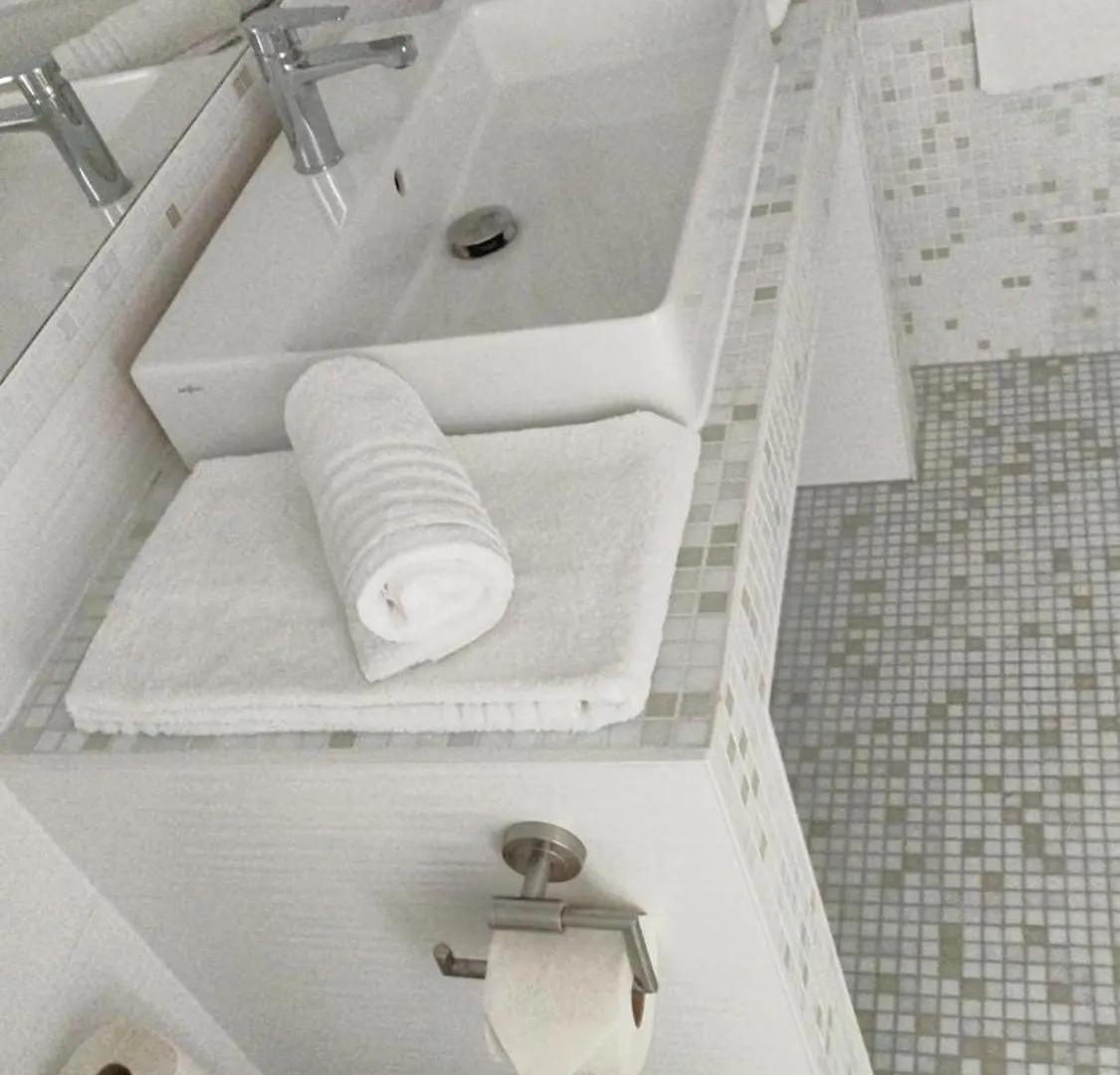 Ch-Hotel Luka Wien 2*,