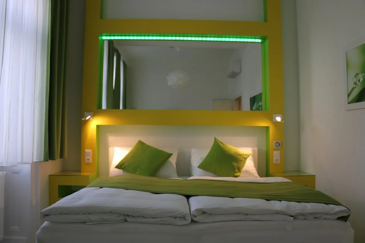 Ch-Hotel Luka Wien 2*,